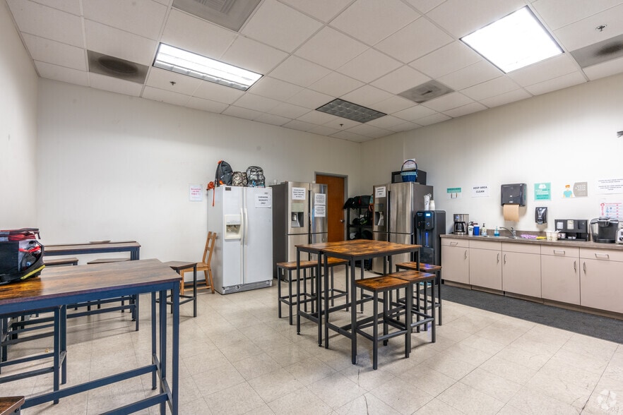 More Photos Of 14600 Innovation Dr, Riverside Warehouse For Lease