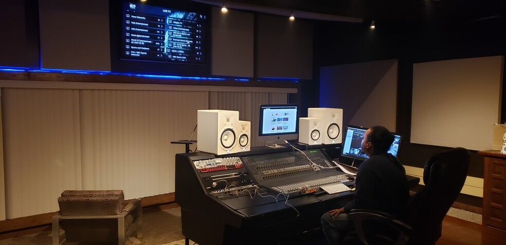 More Photos Of 105 Wood Ave, Bridgeport Light Manufacturing For Sale