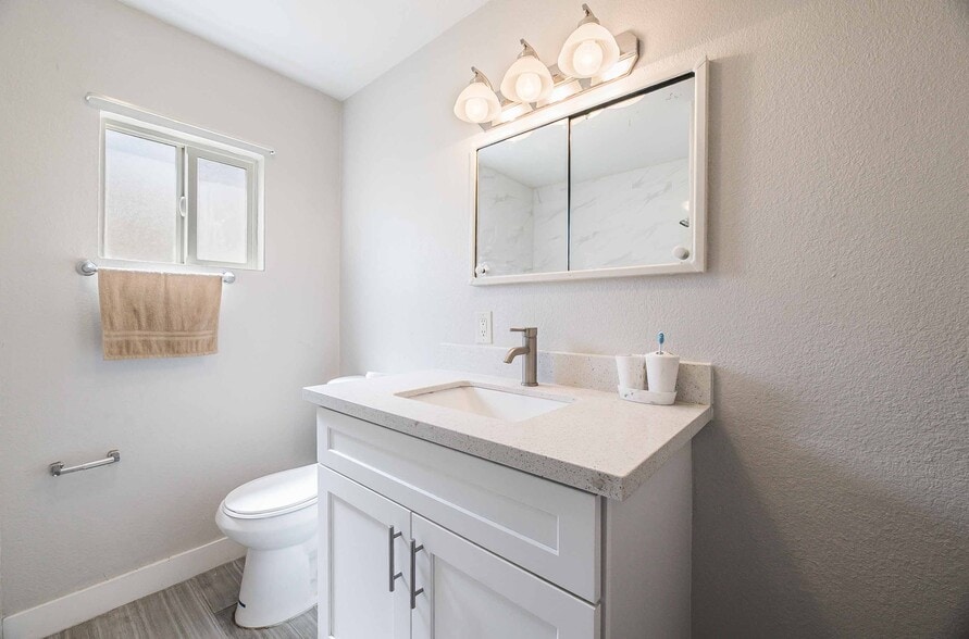 More Photos Of 239 W Cleveland Ave, Las Vegas Apartments For Sale