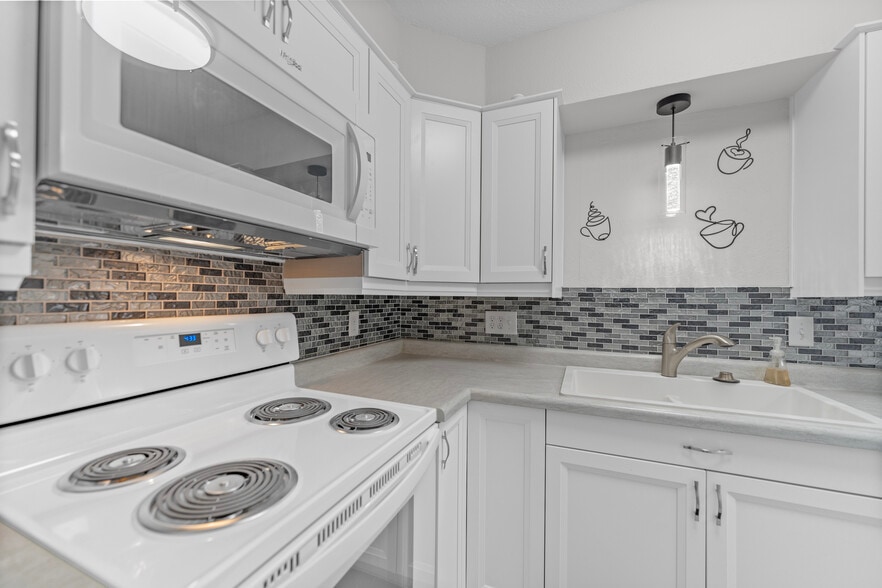 More Photos Of 2951 N 70th St, Lincoln Office For Sale
