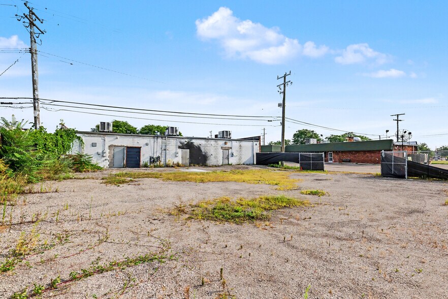 More Photos Of 22909-22917 Van Born Rd, Taylor Freestanding For Sale