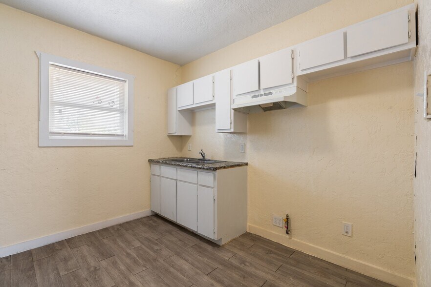 More Photos Of 8221 Brumblay St, Houston Multifamily For Sale