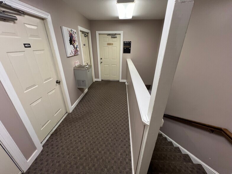 More Photos Of 10106 Krause Rd, Chesterfield Office For Lease