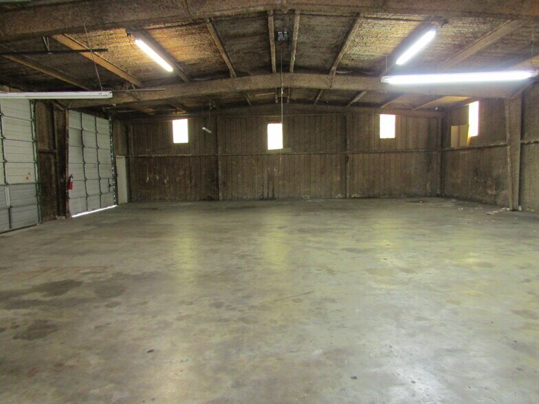 More Photos Of 1416 Easy St, New Iberia Warehouse For Sale