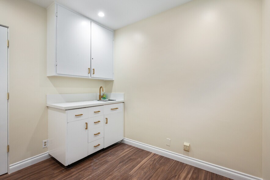 More Photos Of 26510-26516 Crenshaw Blvd, Rolling Hills Medical For Lease