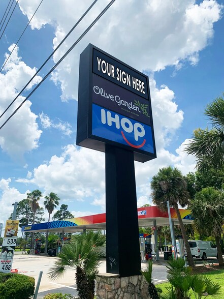 More Photos Of 1786 W International Speedway Blvd, Daytona Beach Restaurant For Lease
