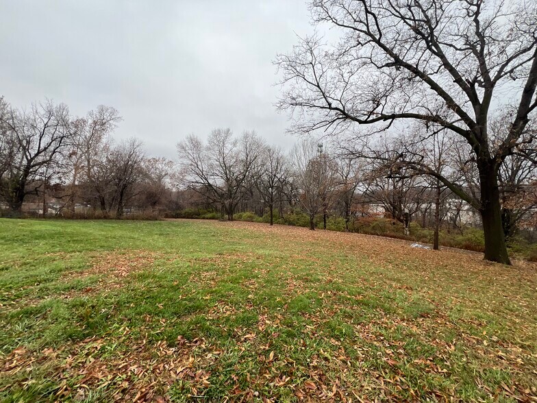 More Photos Of TBD E Park ave, Kansas City Land For Sale