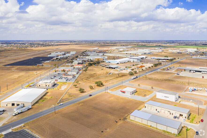 More Photos Of 2300 Vo Tech Dr, Weslaco Distribution For Lease