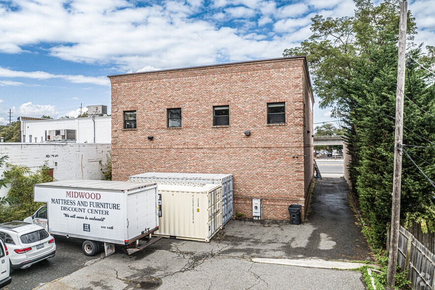 More Photos Of 607 Sunrise Hwy, Bellmore Storefront Retail Office For Sale