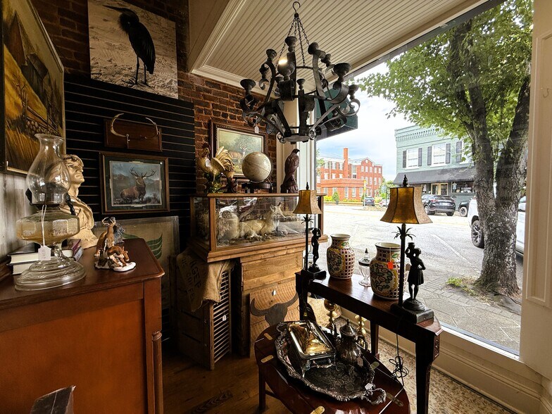 More Photos Of 108 N Main St, Greensboro General Retail For Sale