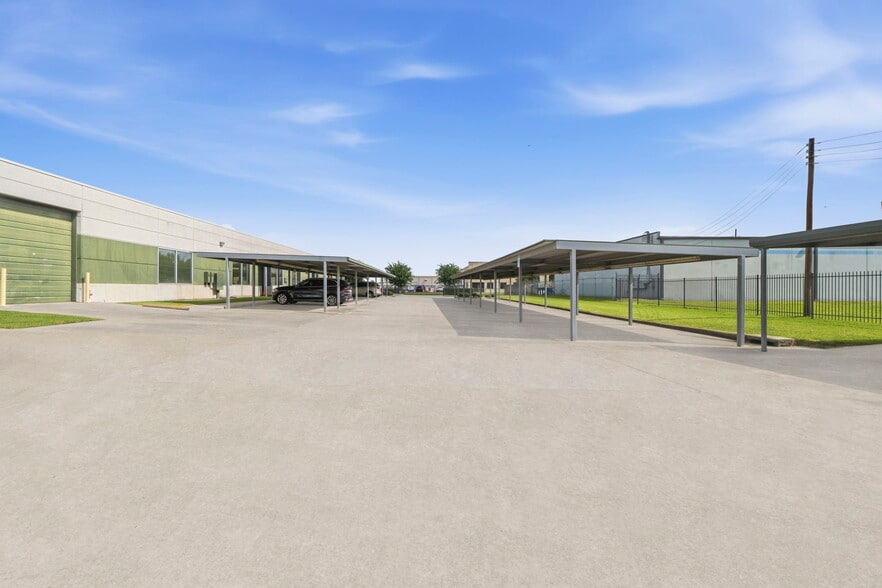 More Photos Of 1030 Regional Park Dr, Houston Office For Sale