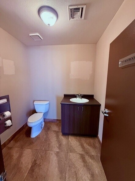 More Photos Of 73929 Larrea St, Palm Desert Medical For Sale
