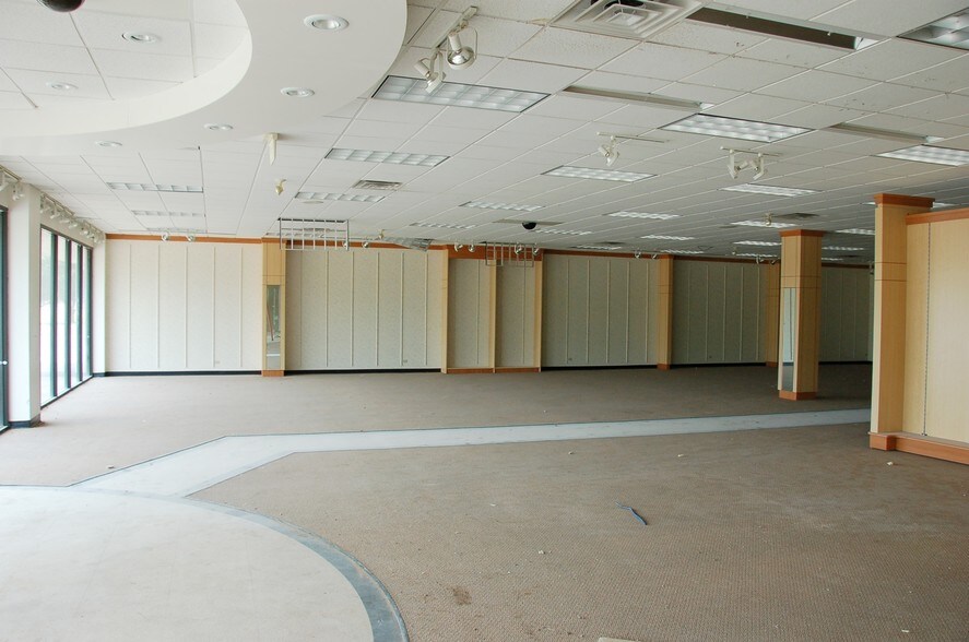 More Photos Of 417 Frankford Ave, Lubbock General Retail For Sale