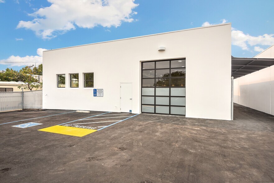 More Photos Of 730 Broadway, Redwood City Research And Development For Lease