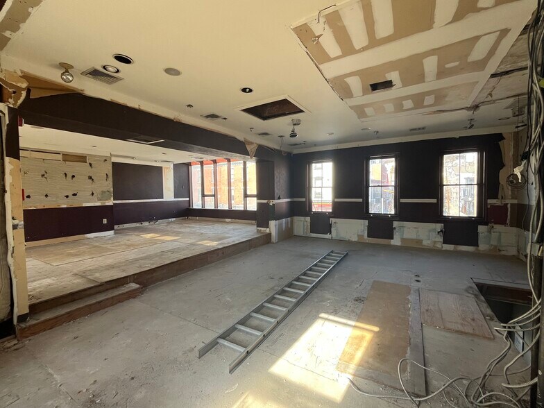 More Photos Of 4348-50 Main St, Philadelphia Restaurant For Sale