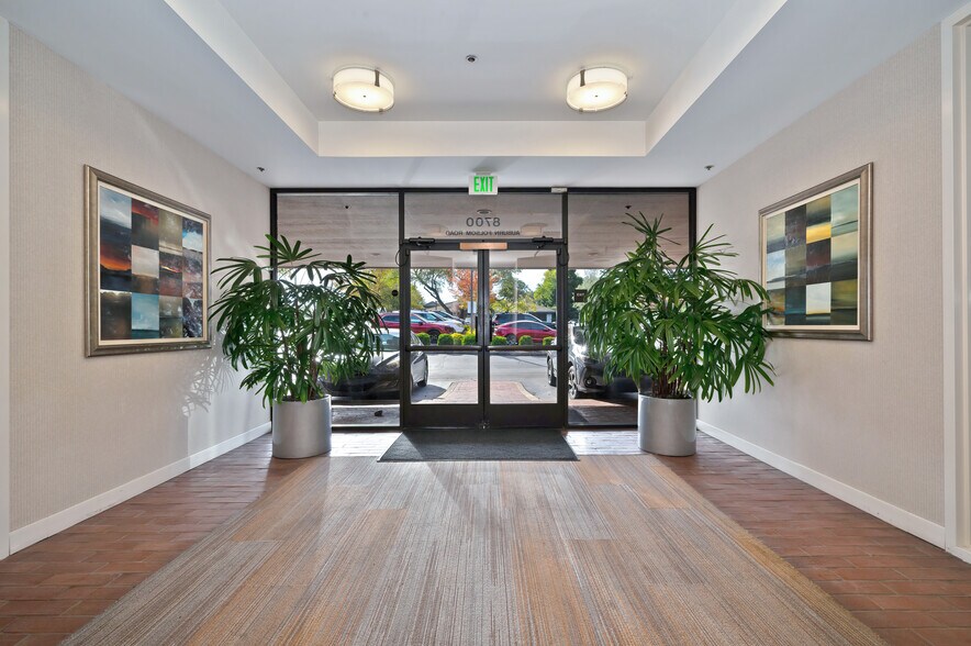 More Photos Of 8700 Auburn Folsom Rd, Granite Bay Office For Lease