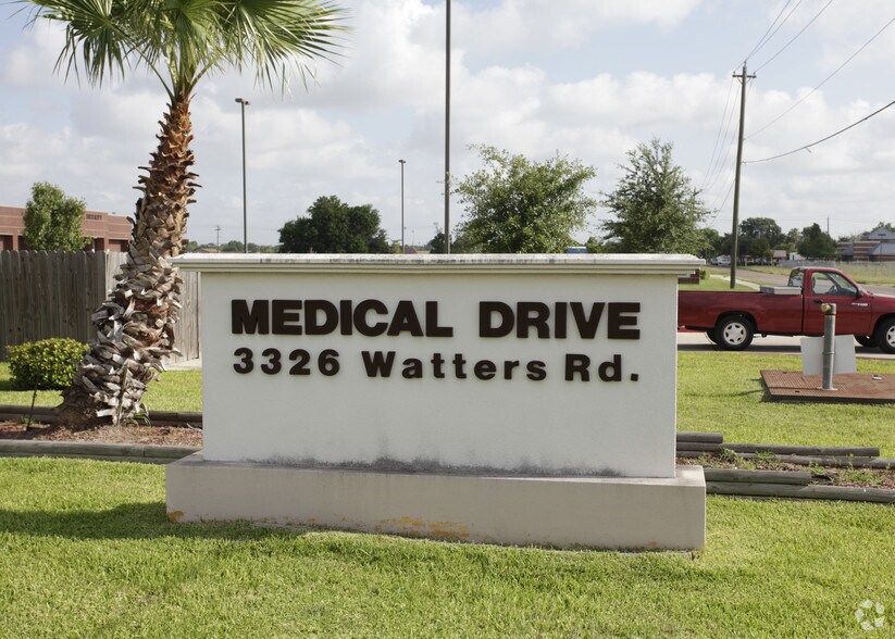 More Photos Of 3326 Watters Rd, Pasadena Medical For Lease