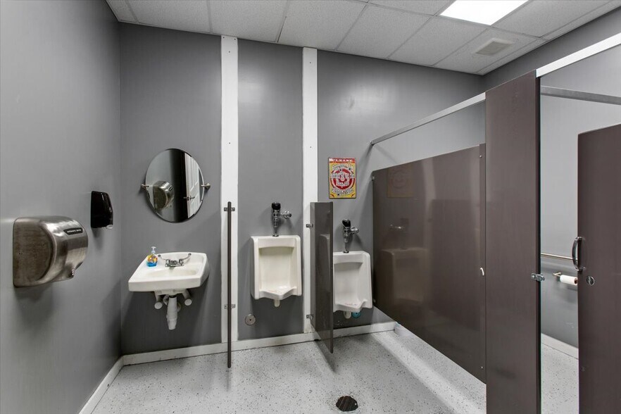 More Photos Of 2100 Highway 2004, Richwood Freestanding For Sale