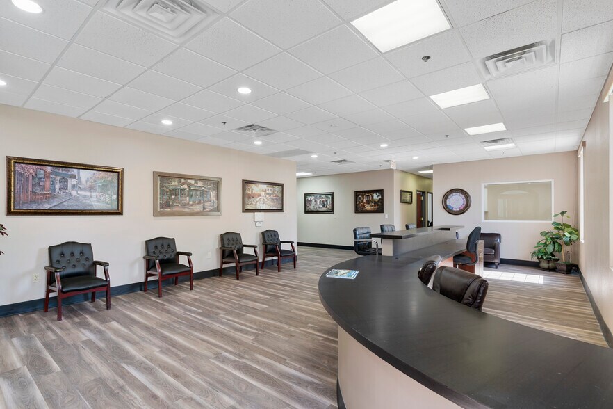More Photos Of 2610 W Horizon Ridge Pky, Henderson Medical For Lease