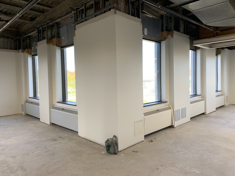 More Photos Of 4 Plaza Way, Fairhaven Bank For Lease