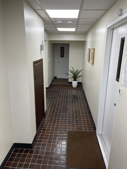 More Photos Of 626 McLean Ave, Yonkers Office For Sale