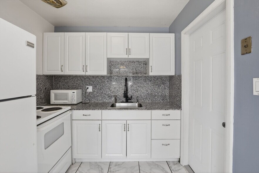 More Photos Of 4825 NE 23rd Ave, Fort Lauderdale Apartments For Sale