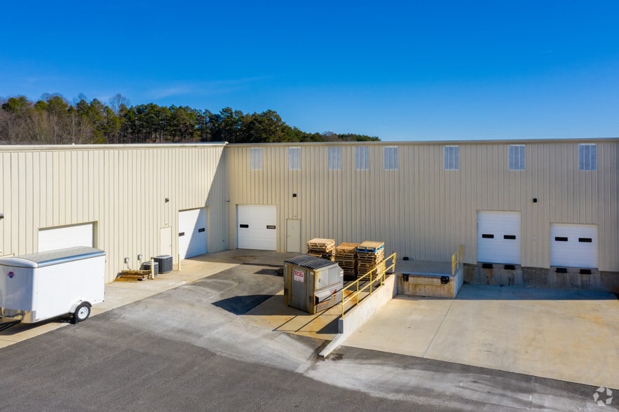 More Photos Of 129 Oakpark Dr, Mooresville Light Manufacturing For Lease