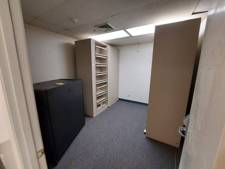 More Photos Of 35 Lunalilo St, Wailuku Office For Lease