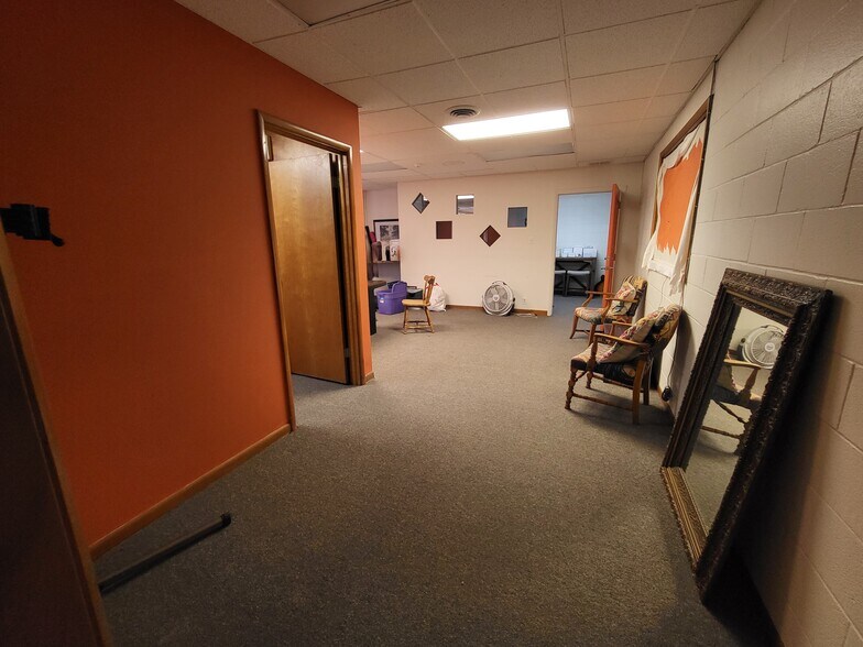 More Photos Of 516 Adele Ave, Joplin Distribution For Sale