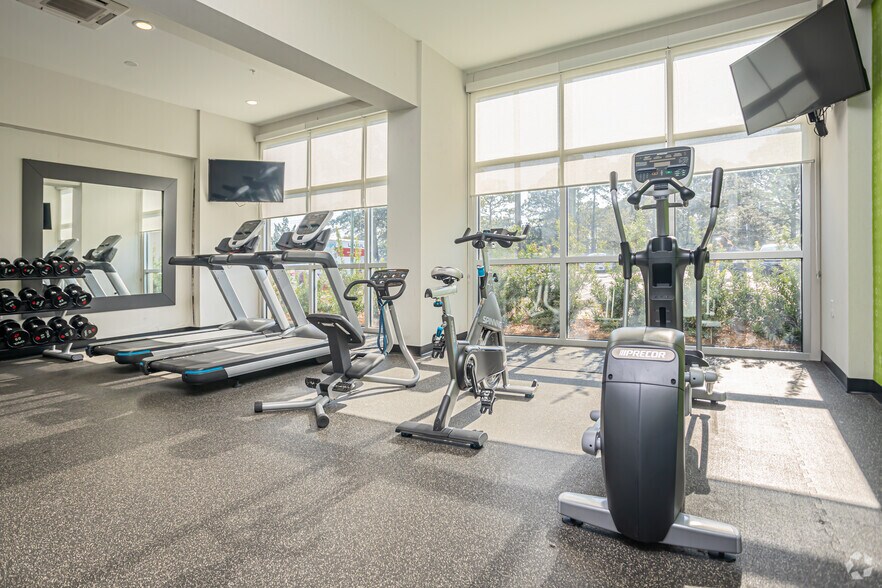 More Photos Of 3650 Airport Blvd, Mobile Hotel For Sale