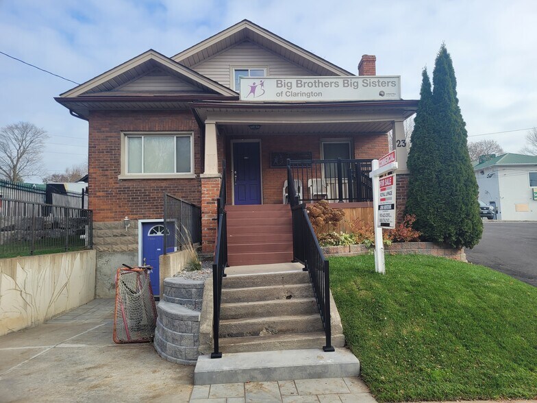 More Photos Of 23 Scugog St, Clarington Office For Sale