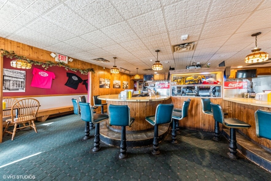 More Photos Of 4629 N Port Washington Rd, Milwaukee Restaurant For Sale