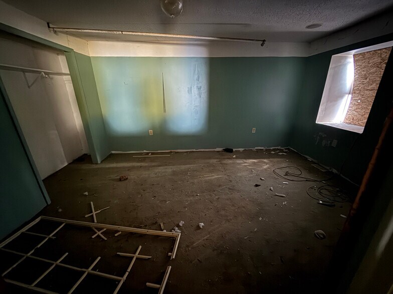 More Photos Of 285 Second St, Troy Warehouse For Sale