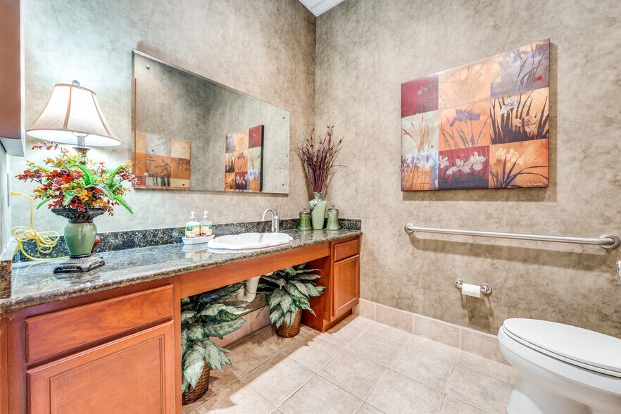 More Photos Of 4091 De Zavala Rd, San Antonio Office For Sale