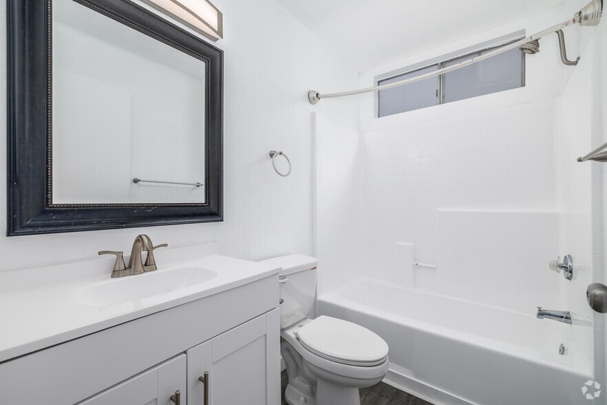 More Photos Of 4406 Cahuenga Blvd, Toluca Lake Apartments For Sale