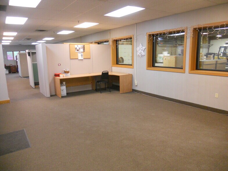 More Photos Of 10 Precision Dr, North Springfield Industrial For Lease