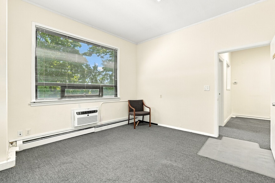 More Photos Of 92 S Central Ave, Hartsdale Storefront Retail Office For Lease
