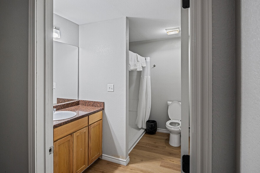 More Photos Of 3035 W Highway 154, Quitman Hotel For Sale