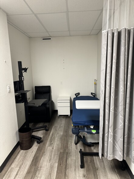 More Photos Of 1302 N Stanton St, El Paso Medical For Sale