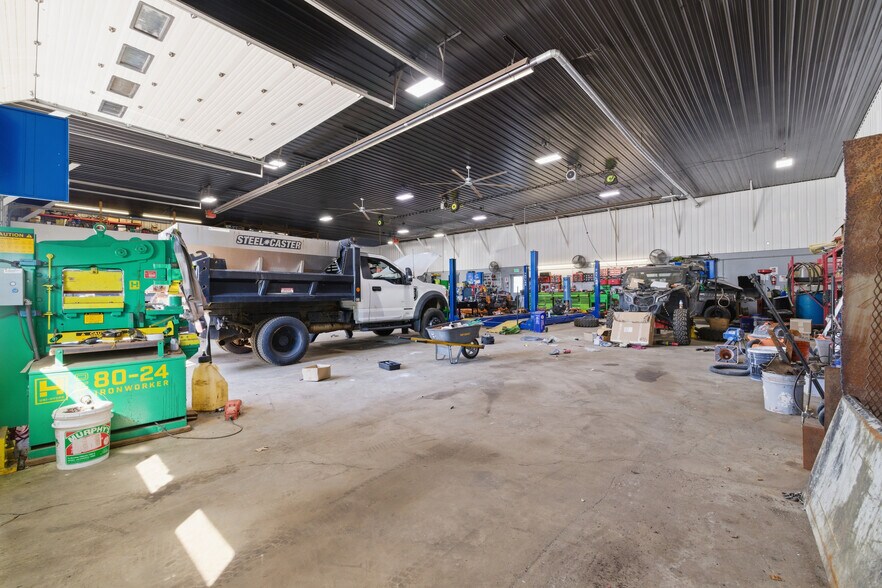 More Photos Of 11 Tyler Dr, North Franklin Showroom For Sale