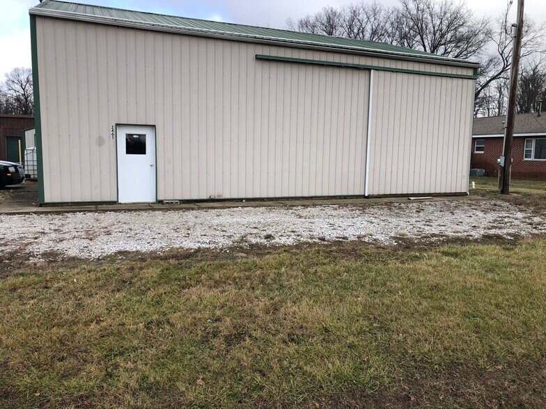 More Photos Of 2453 IN-48 Rd, Shelburn Warehouse For Sale