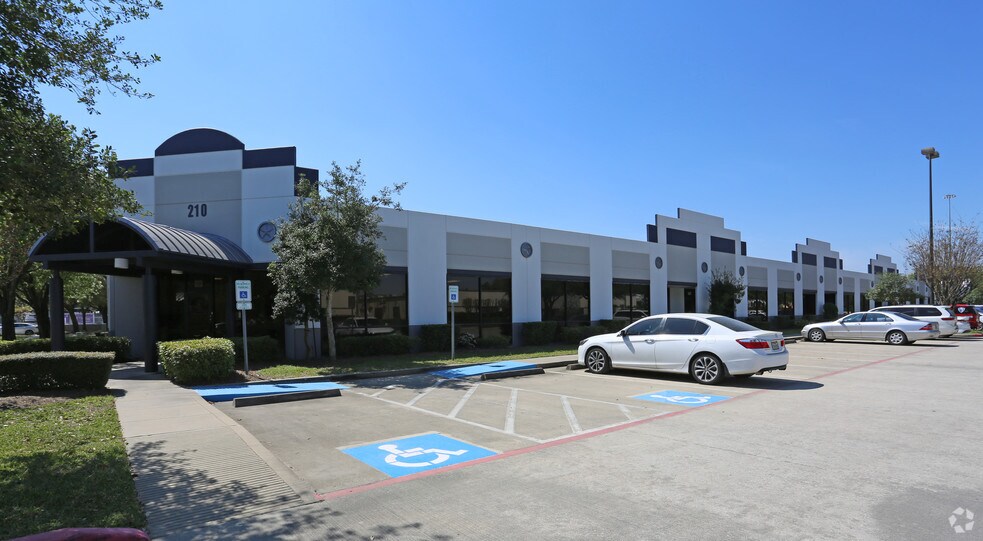 More Photos Of 210-240 Spring Hill Dr, The Woodlands Unknown For Lease