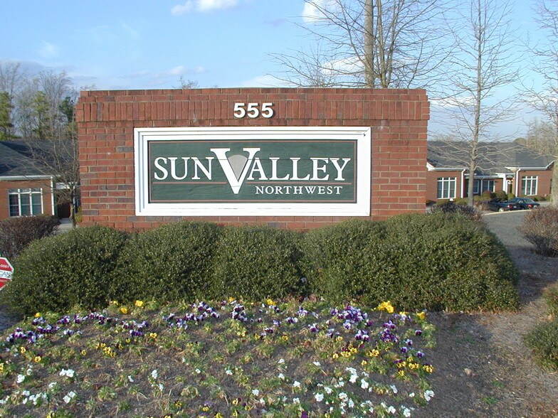More Photos Of 555 Sun Valley Dr, Roswell Medical For Lease