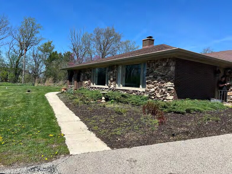 More Photos Of 5430 Hillside Rd, Crystal Lake Assisted Living For Sale