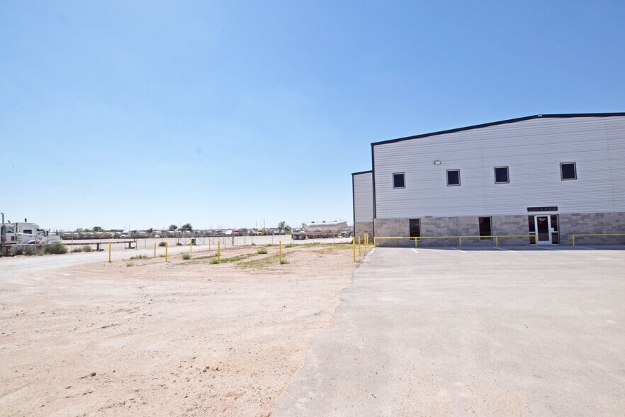 More Photos Of 2250 Dixie Blvd, Odessa Industrial For Sale