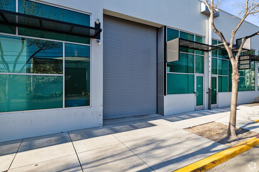 More Photos Of 6401 Hollis St, Emeryville Research And Development For Lease