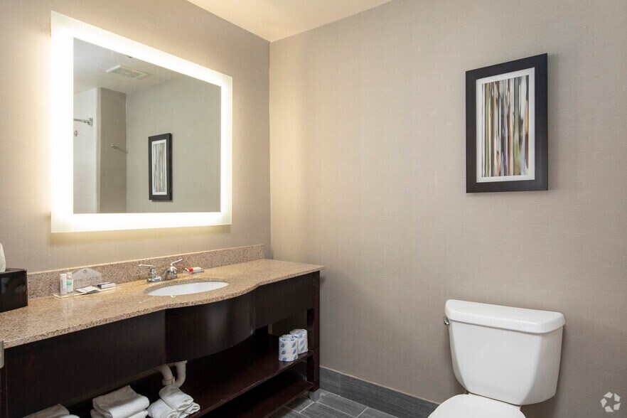 More Photos Of 129 Brickerton St, Columbus Hotel For Sale