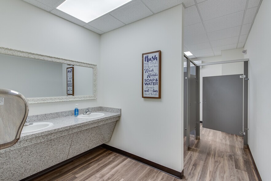 More Photos Of 3632 Southland Dr, Flowery Branch Medical For Sale