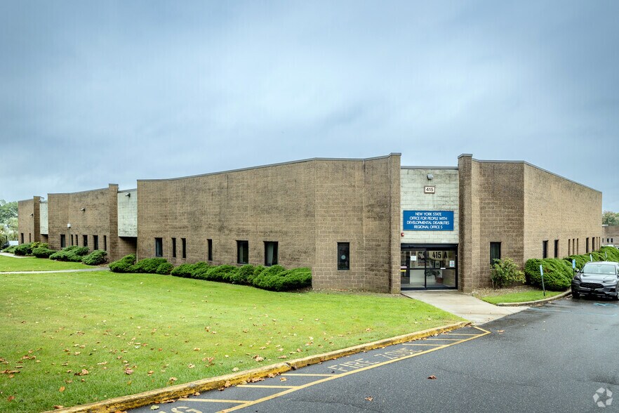Primary Photo Of 415 Oser Ave, Hauppauge Warehouse For Lease