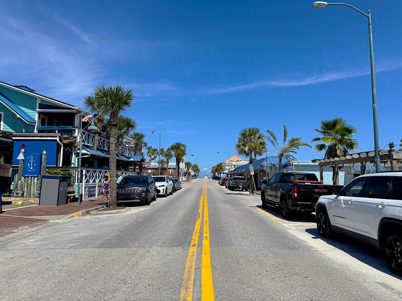 More Photos Of 411 Flagler Ave, New Smyrna Beach Freestanding For Lease